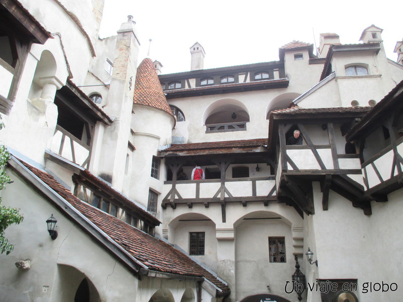 Patio interior castillo de Bran