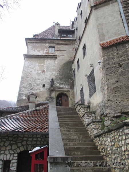 Escalera acceso castillo de Bran
