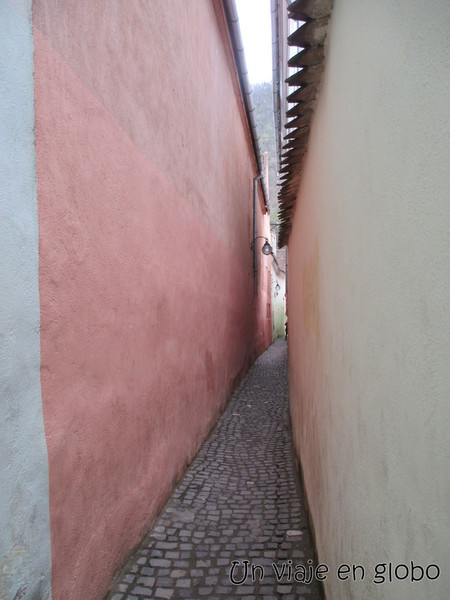  La calle más angosta de Europa, Calle Sforii.