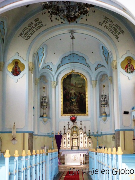 Interior iglesia Azul de Bratislava