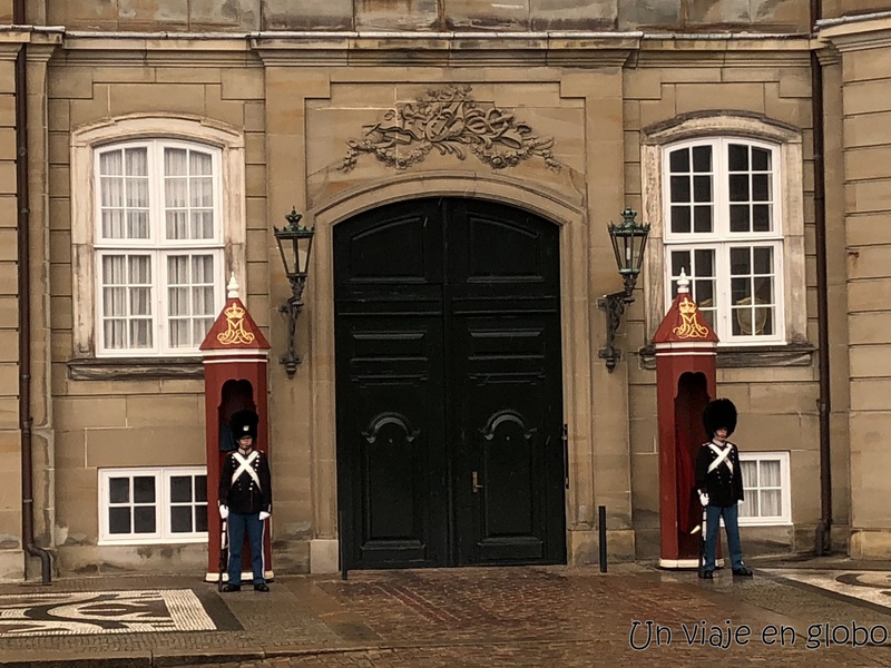 Palacio de Amalienborg y Cambio de guardia