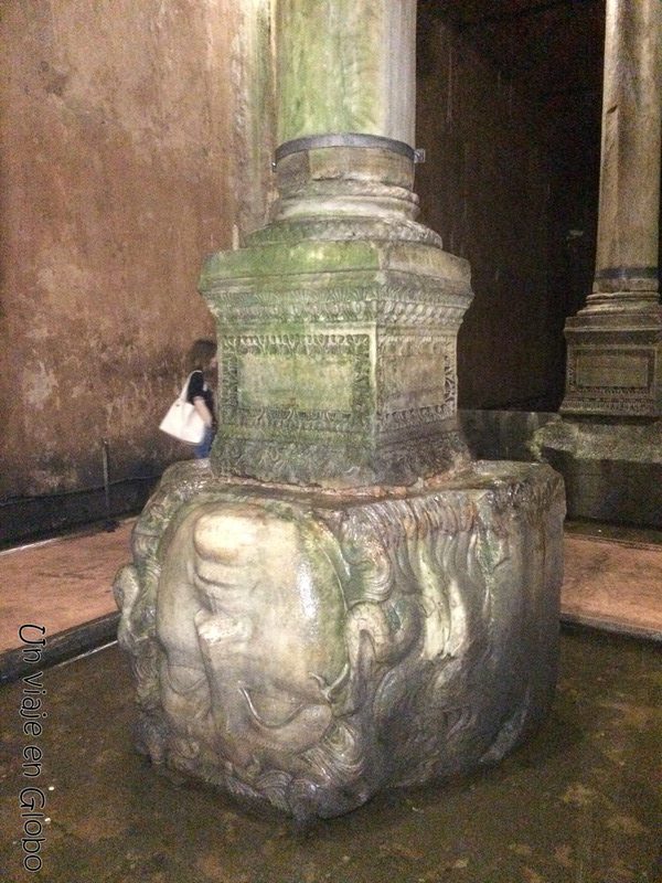 Cabezas de medusa Cisterna Basílica Estambul