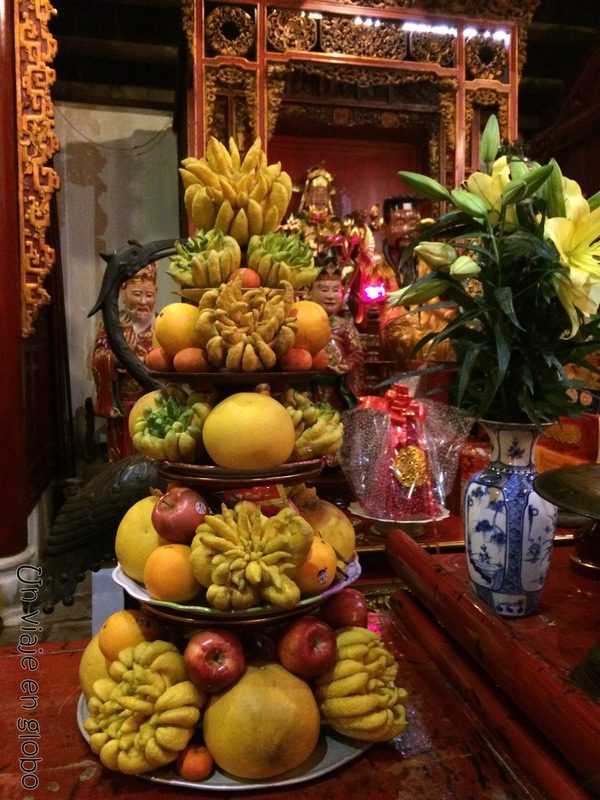 Ofrendas Pagoda de Ngoc Son