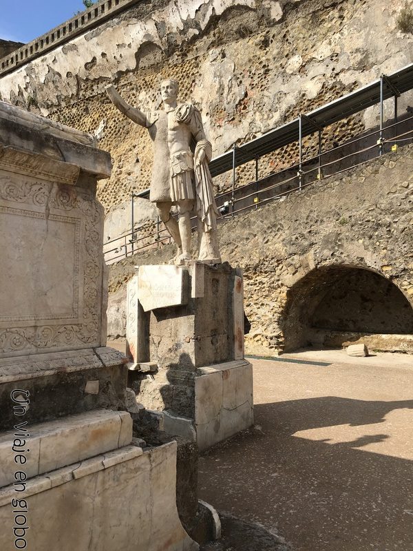 Estatua Marco Nonio Balbo