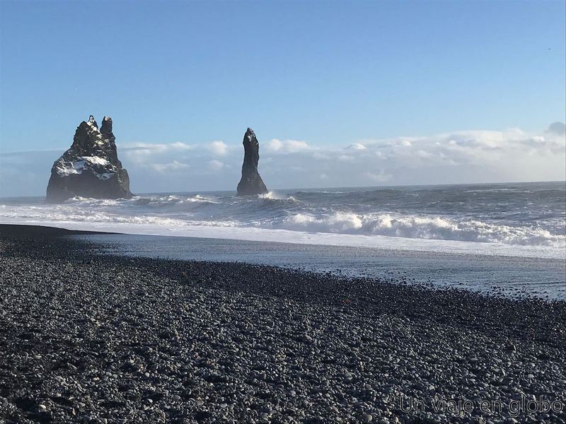 Playa de arena negra Reynisfjara