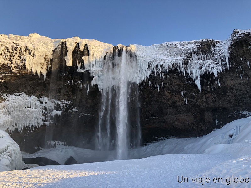 Islandia Seljalandsfoss cascada