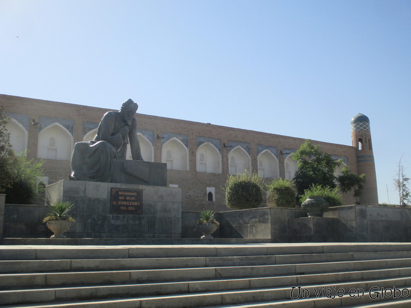 Monumento al-Khwarizmi Khiva