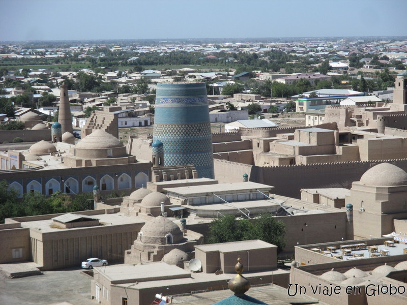 Vistas de la ciudad de Khiva desde el Minarete Khoja