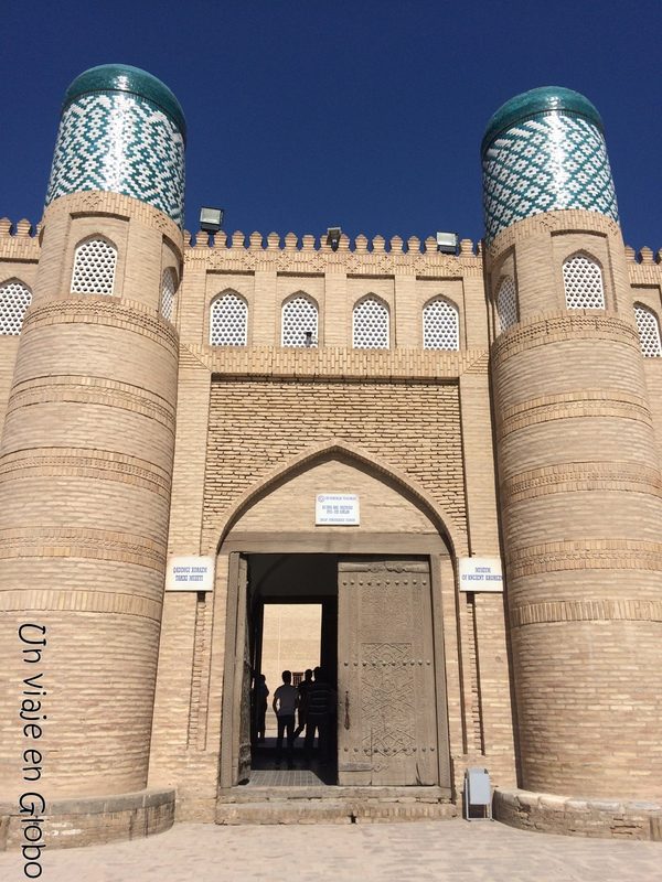 Entrada fortaleza Kunya-Ark fortaleza Khiva