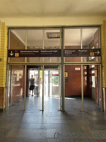 Estación de metro de Arsenalna Kiev