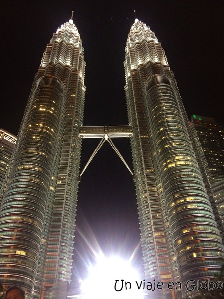 Torres Petronas de noche Kuala Lumpur