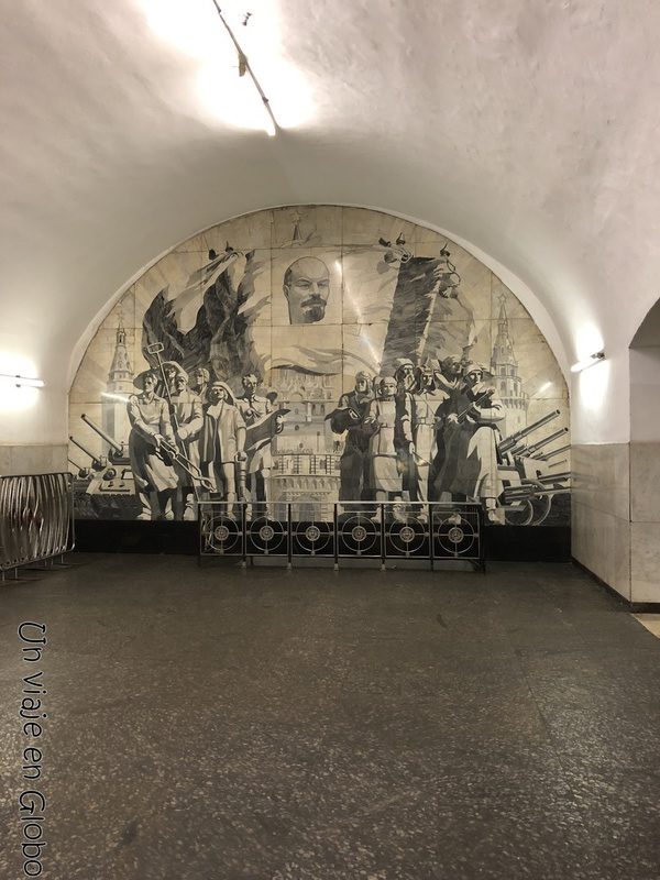 Mural Mayakovskaya - Маяковская Metro Moscú
