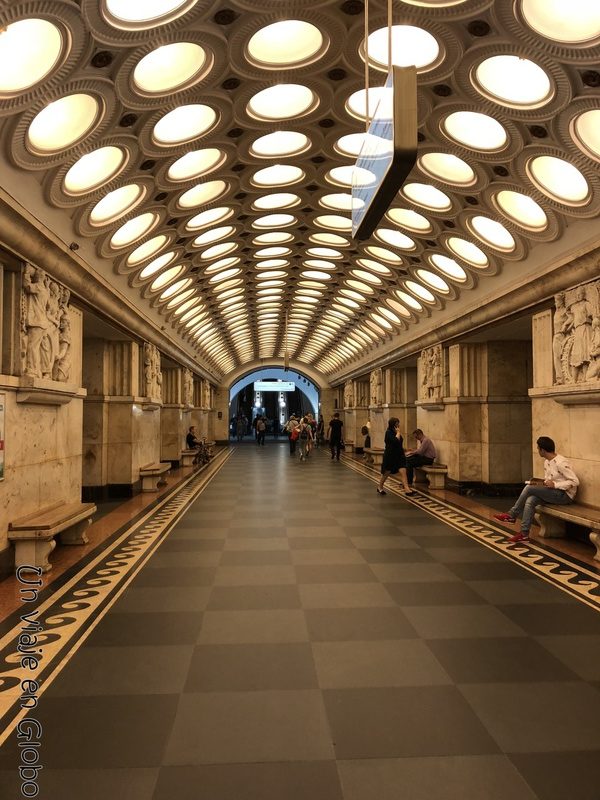 Estación Elektrozavodskaya -Электрозаводская Metro Moscú