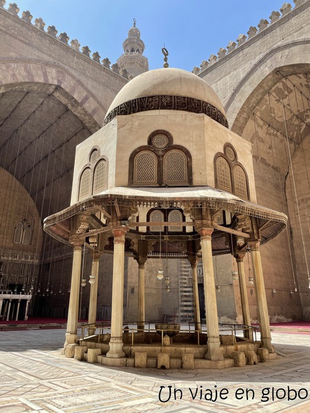 Fuente avulsiones Mezquita-Madrasa de Sultan Hassan 