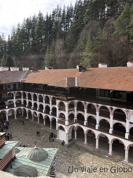 Interior Monasterio Rila Bulgaria