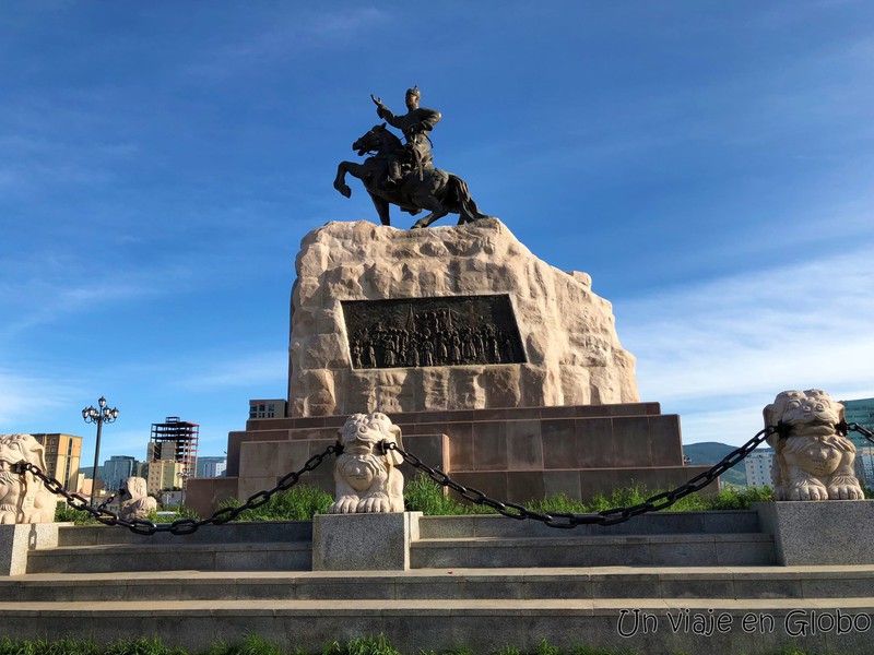 Plaza Sükhbaatar y Monumento a Genghis Khan Ulaanbaatar Mongolia