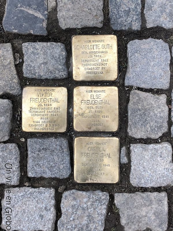 Placas de latón en memoria de los deportados