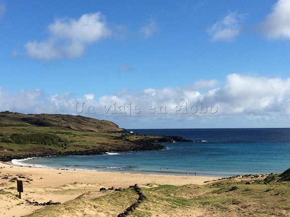 Playa Ahu Nau Nau y los moái de Anakena - Isla de Pascua