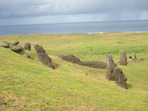 Rano Raraku La cantera de los Moáis - Isla de Pascu