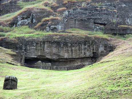 Rano Raraku La cantera de los Moáis - Isla de Pascu