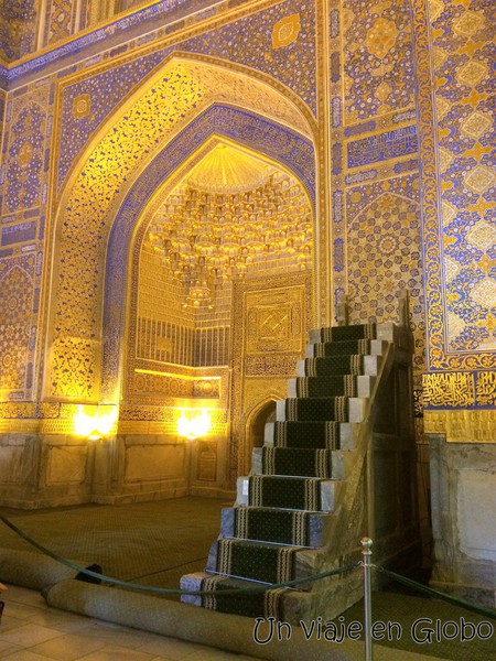 mezquita Tilla-Kori (mezquita de oro) Samarkanda