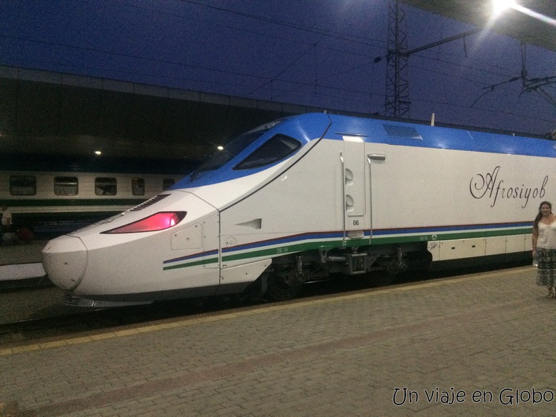Tren rápido Viaje en tren Samarkanda Tashket