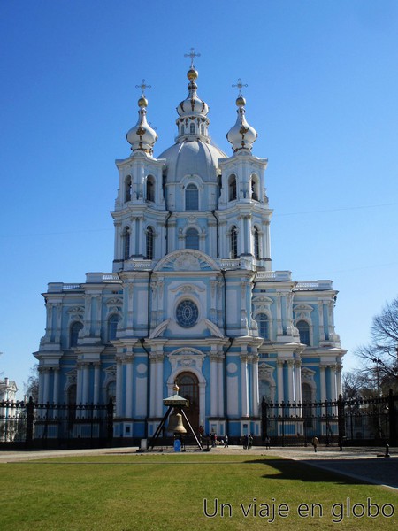 El convento Smolny o convento Smolny de la Resurrección, San Petersburgo