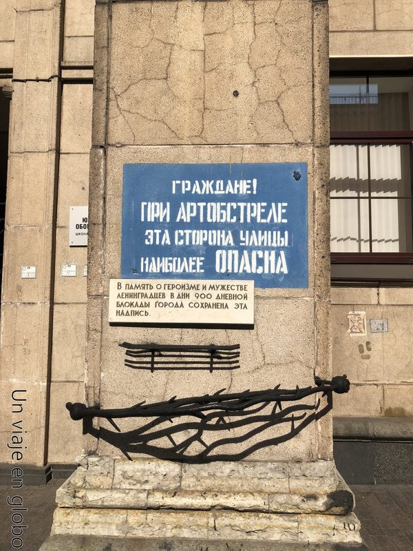 Cartel de advertencia bombardeos, San Petersburgo
