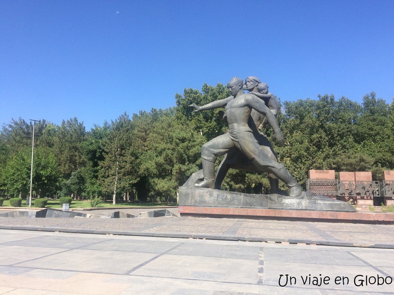 Monumento Recuerdo del Terremoto 1966 Tashket