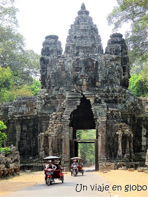 Puerta Victoria Victory gate Angkor Thom