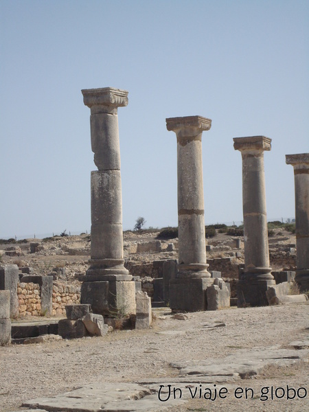 Columnas Via Decumanus Maximus Volubilis Marruecos